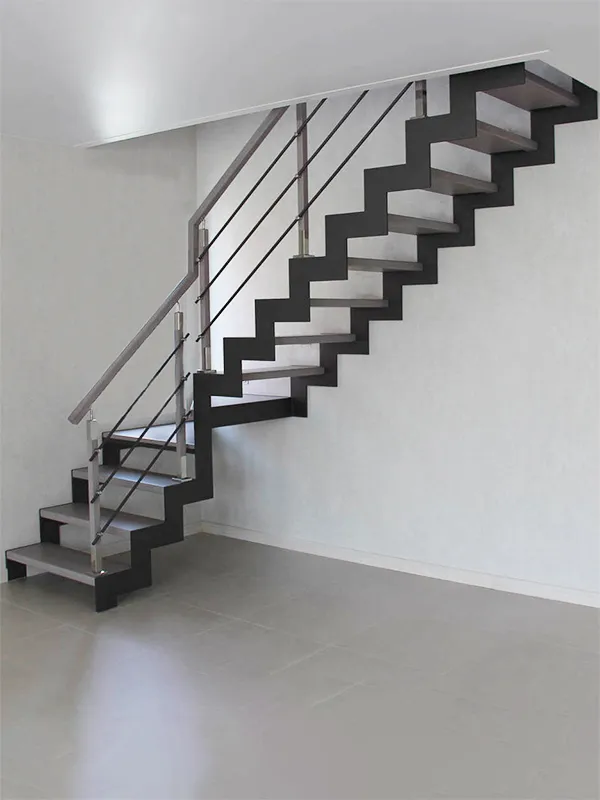 Каркас лестницы на ломаном косоуре из листа 8 мм