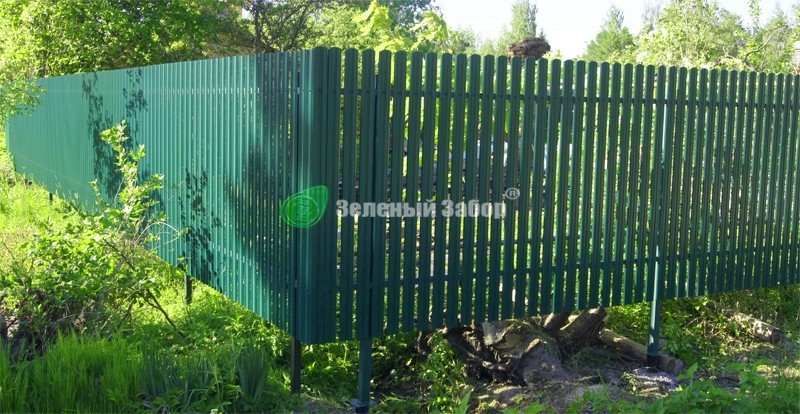 Забор из евроштакетника на свайном фундаменте (1,8 м)